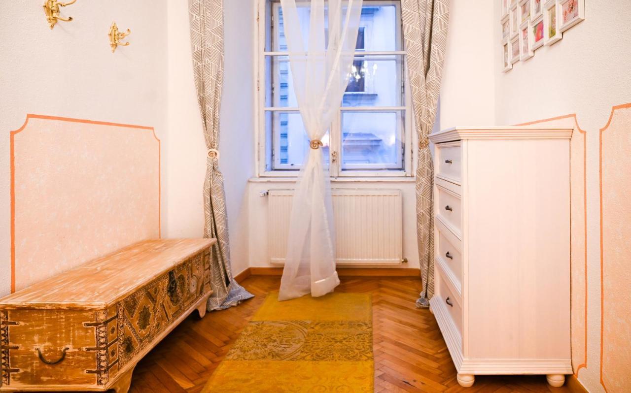 Breathtaking Suite Mozart Виена Екстериор снимка